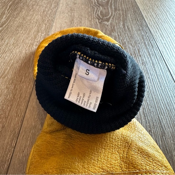 Flylow baker mittens size small - Picture 3 of 4